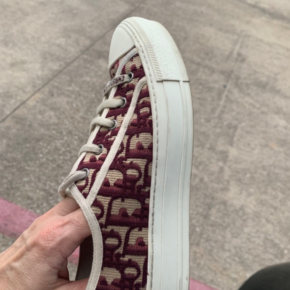 Authentic Christian Dior sneakers in leather inside and burgundy color,